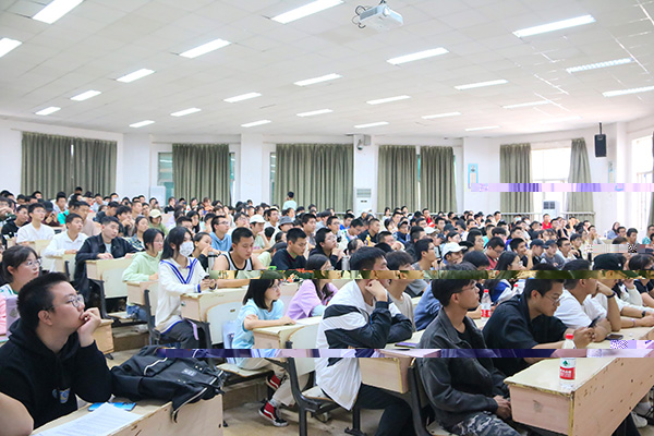 30f63d01f0a84fb99f9a348fb1ba6cb1.jpg 觀衆2 .JPG