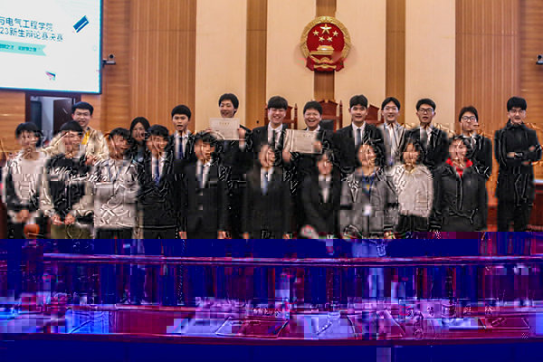 ebf686c4715f4b55a47db6e08b246085.jpg 選手與工作人員合影.jpg