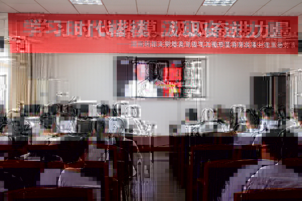 0f665b08f2b14423a1351c6e5b5b8c3a.jpg 觀看.jpg